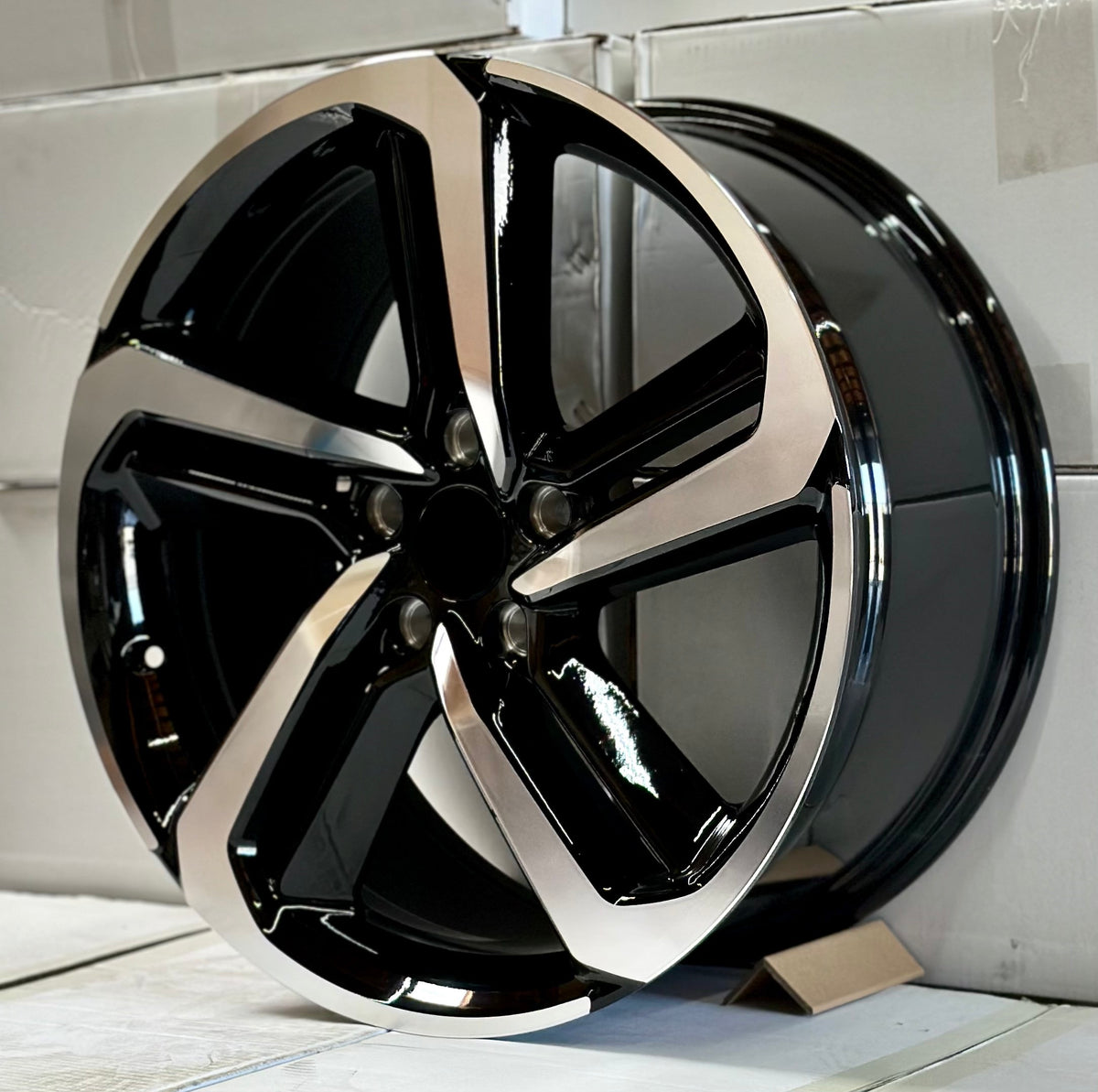 19-inch black machined OE Style Wheels for Honda Accord, Civic, Acura TSX, sporty automotive rims and wheels.