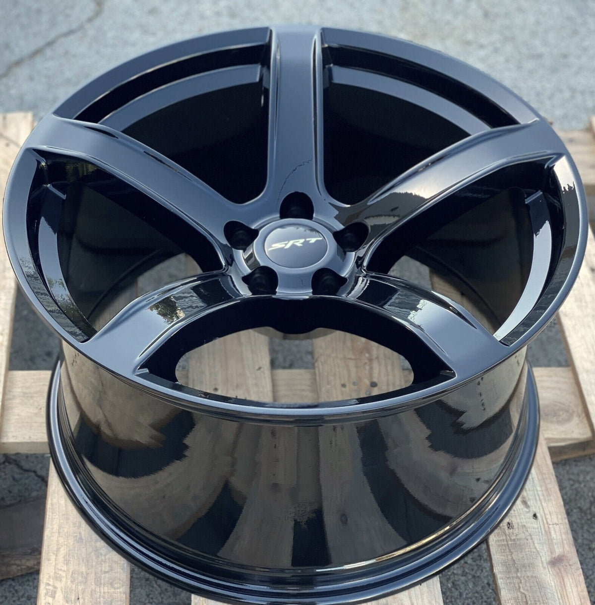 Gloss black 20-inch HC2 Style deep concave wheels for Dodge Challenger, Charger, Scat Pack, Hellcat, Redeye, and Widebody models.