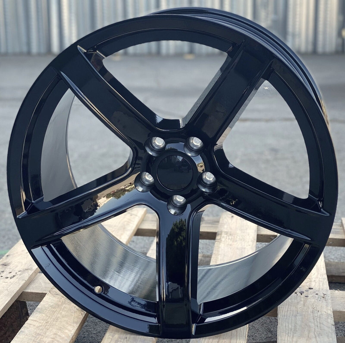 Gloss black 20-inch HC2 style deep concave wheels for Dodge Challenger, Charger, SRT, Hellcat, and Redeye widebody models.