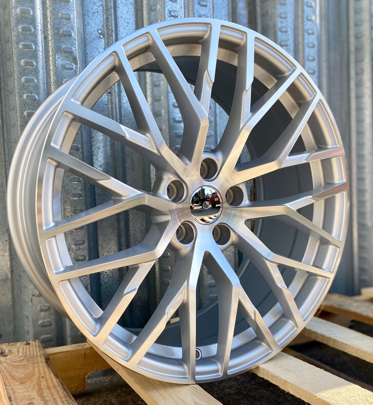 Set of four OE Style Wheels 20-inch silver R8 style rims for Audi A3, S3, A4, S4, A5, S5, A6, S6, A7, S7, A8, S8, Q5, SQ5, RS5
