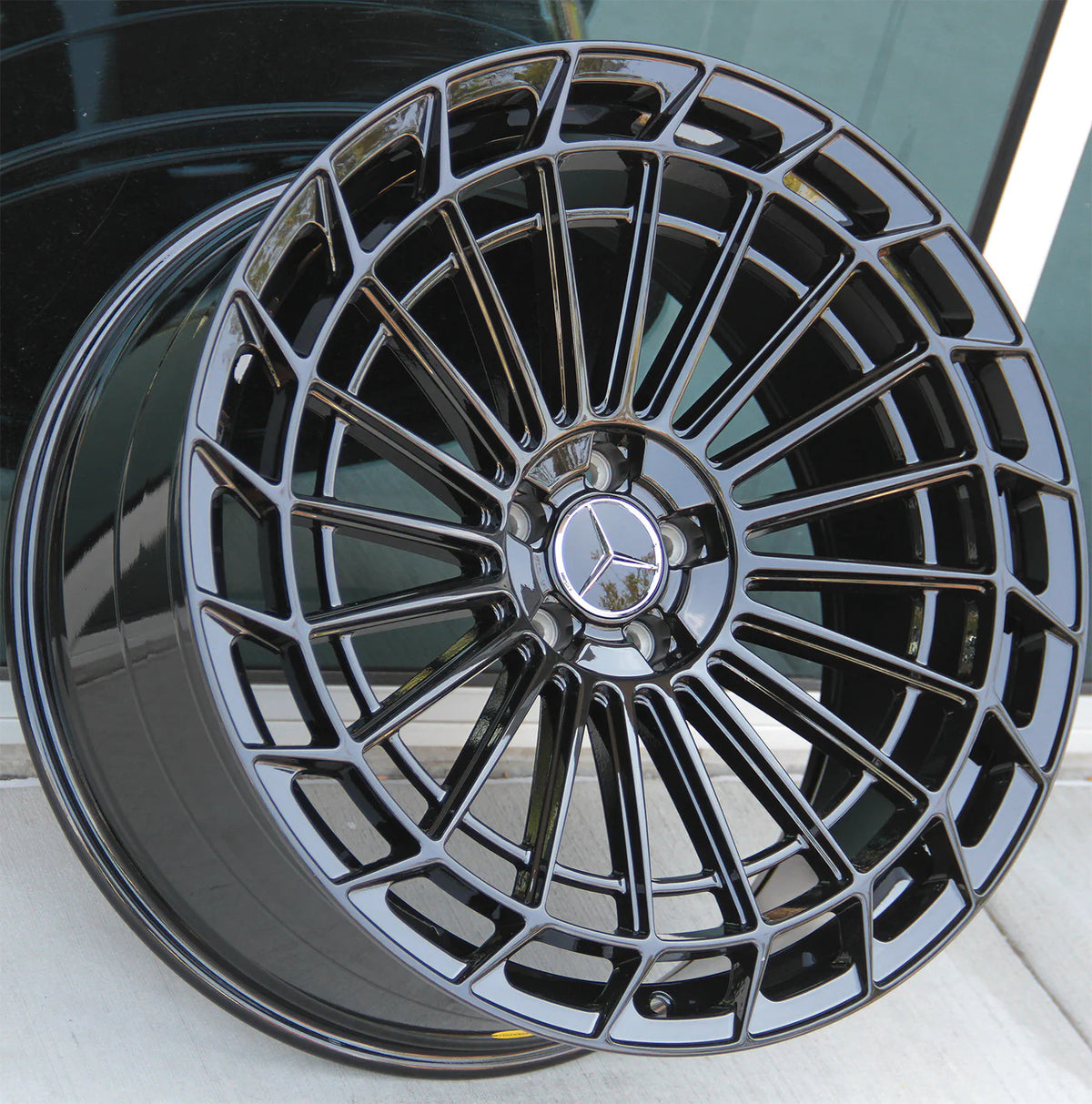 22-inch Gloss Black Mesh Mercedes wheels by OE Style Wheels, fitting CLS, S, GLE, GLS, and AMG models.