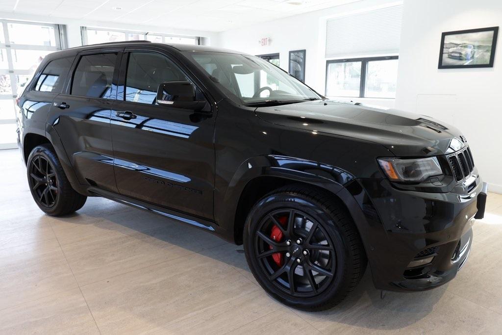 22-inch OE Style Wheels gloss black rims for Dodge Durango, Jeep Grand Cherokee, and SRT models, featuring bold automotive wheel design.