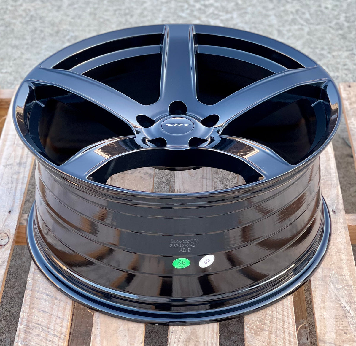 Gloss black 22-inch OE Style Wheels for Dodge Durango and Jeep Grand Cherokee, featuring sleek automotive rim design.