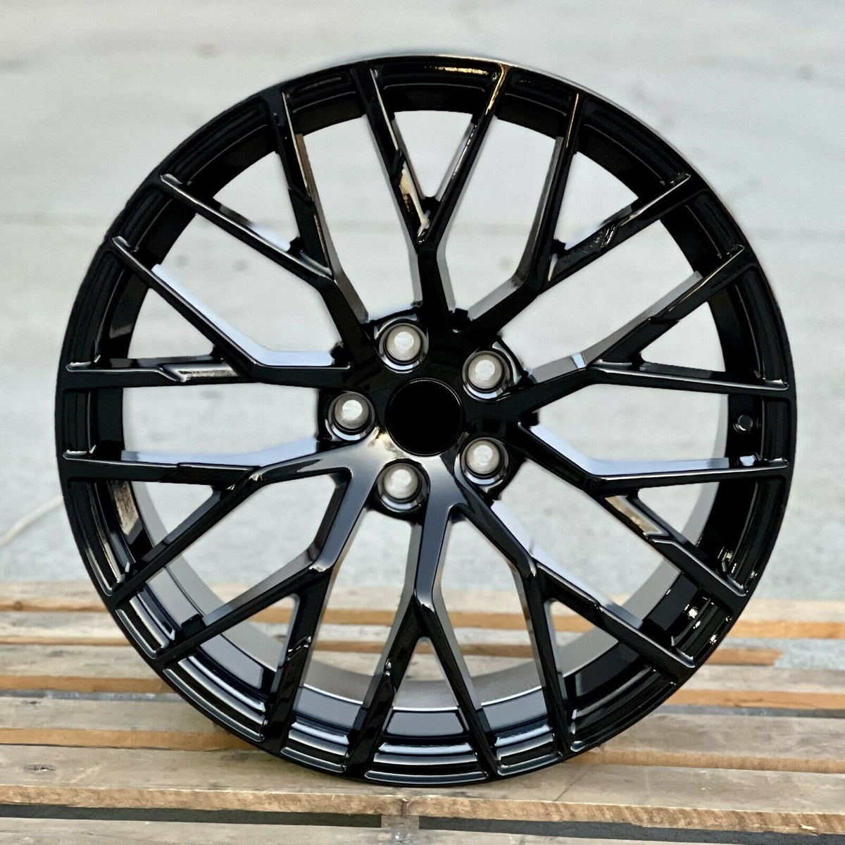 19-inch OE Style R8 wheels with multi-spoke design for Audi A3, S3, A4, S4, A5, S5, A6, S6, A7, S7, A8, S8, Q3, Q5, SQ5, RS