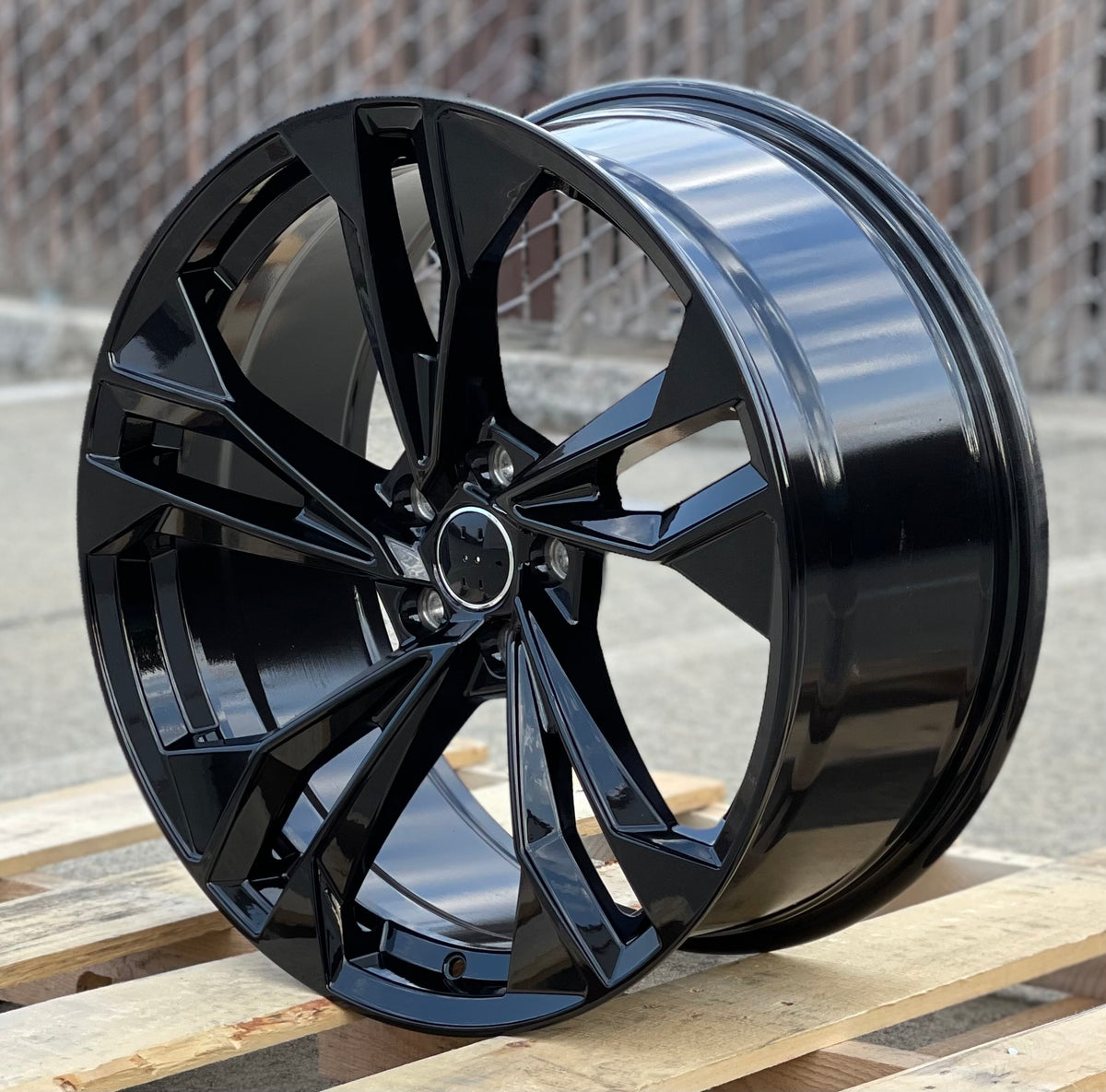 19-inch OE Style Wheels in gloss black with S5 design, fitting Audi A3, S3, A4, S4, A5, S5, A6, S6, A7, S7, A8, S8, Q5, SQ5, RS3,