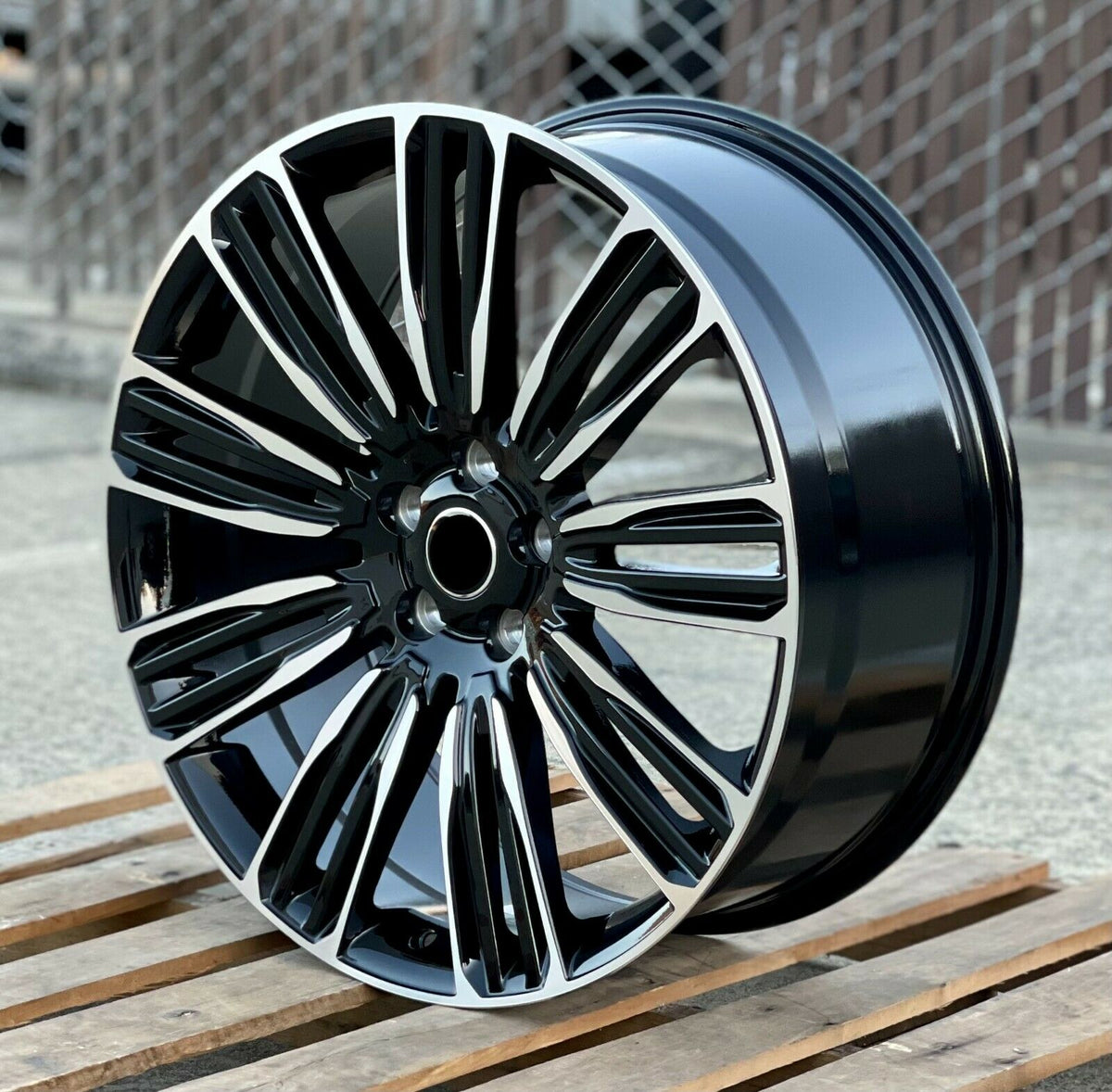 22-inch OE Style Wheels black machined rims for Range Rover Evoque S SE and Velar S SE, showcasing sleek automotive wheel design.