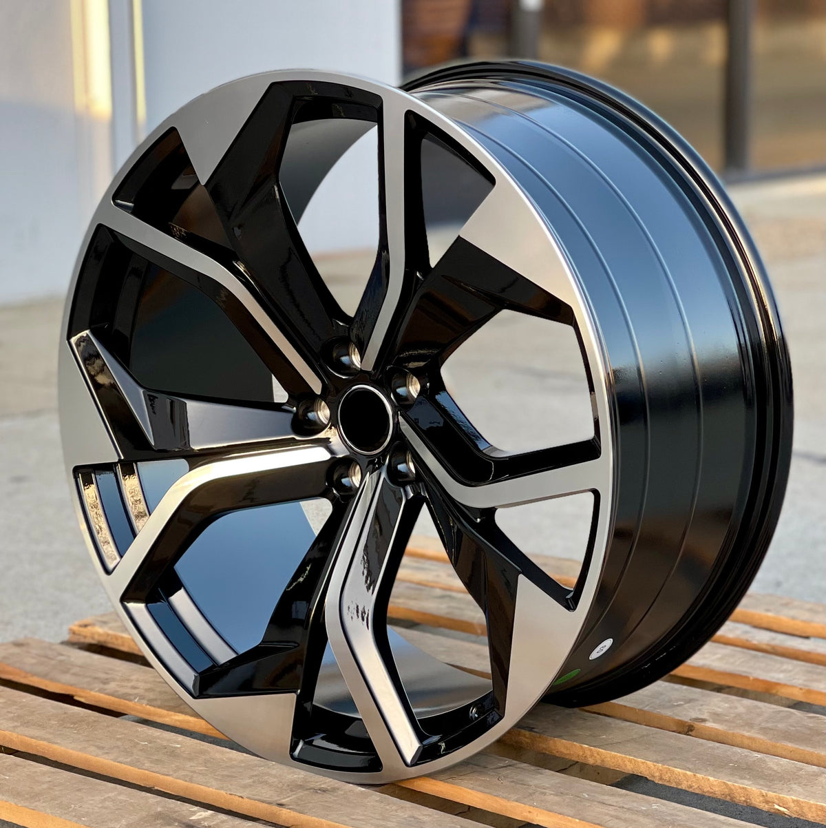 22-inch OE Style Wheels black machined RS design for Audi A7, S7, Q5, Q7, Q8, SQ7, RSQ8, and E-Tron vehicles.